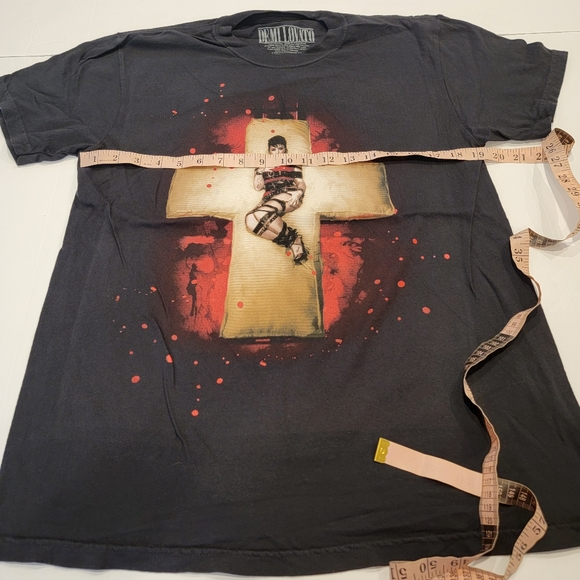 Demi Lavato CROSS BED T-SHIRT Holy F*ck Size Medium NEW! - Picture 5 of 10